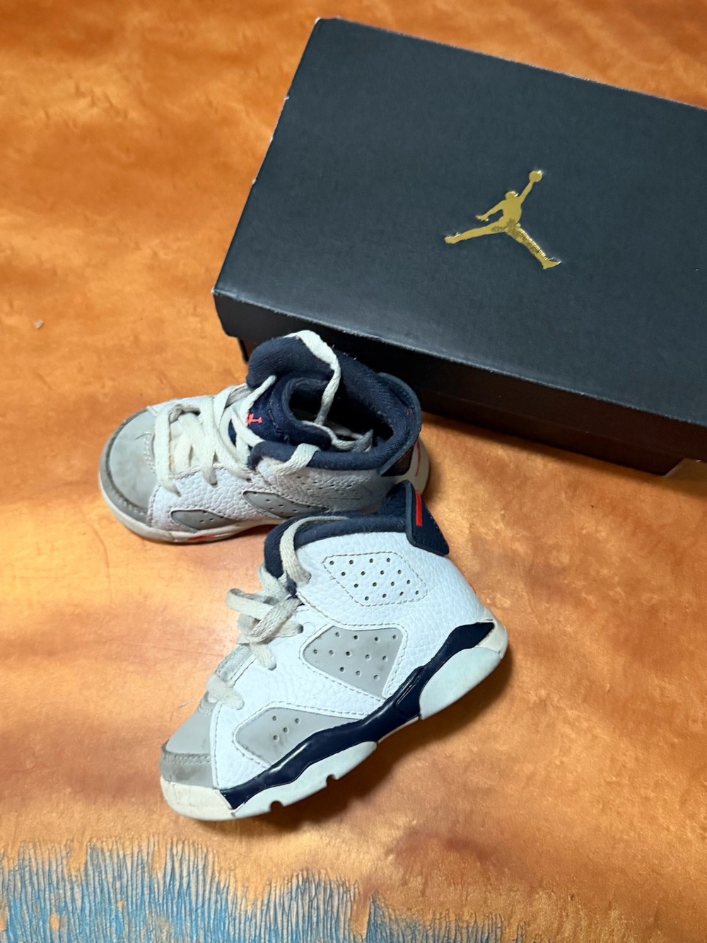 Jordan 6 Retro Tinker Toddler Sneakers -White Navy Grey Red size 5C